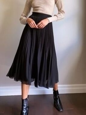 Classic Black Pleated Midi Skirt